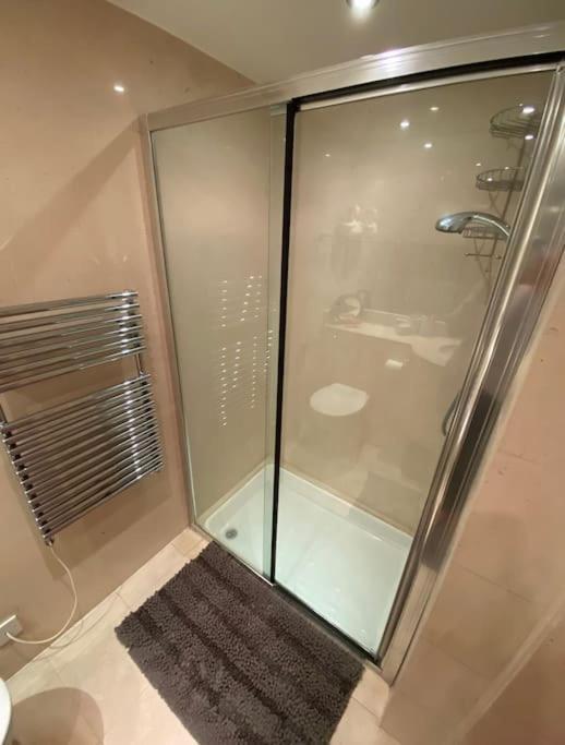 Spacious Flat In The Most Desirable Area Of Londyn Zewnętrze zdjęcie