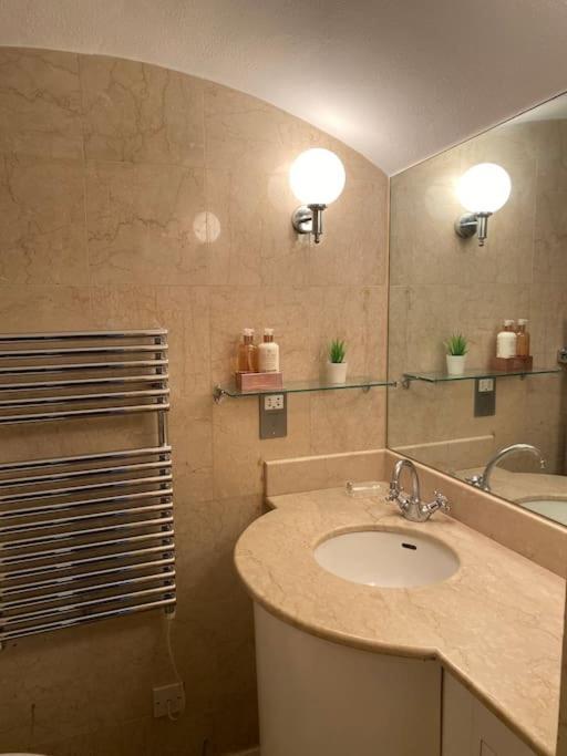Spacious Flat In The Most Desirable Area Of Londyn Zewnętrze zdjęcie